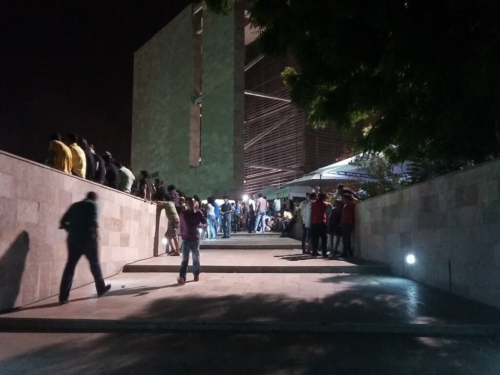 Evening view of a Barranquilla cultural venue