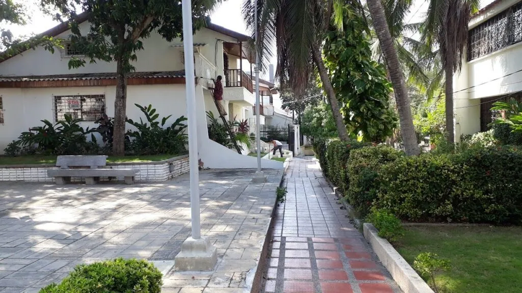 Quiet residential street in a northern Barranquilla neighbourhood
