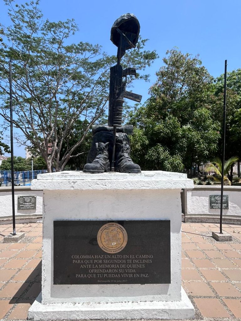 The fallen soldier monument in Villa Santos, Barranquilla